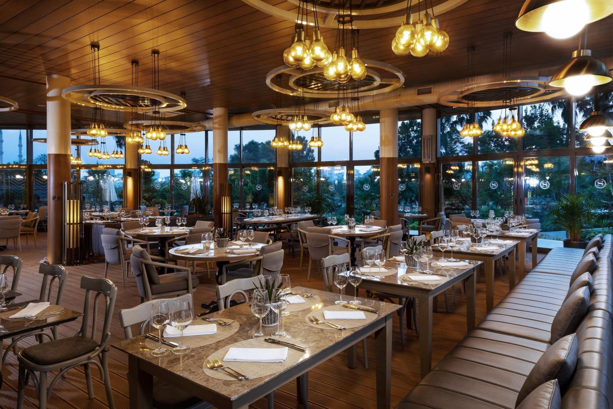 Sheraton Grand Adana Exterior foto
